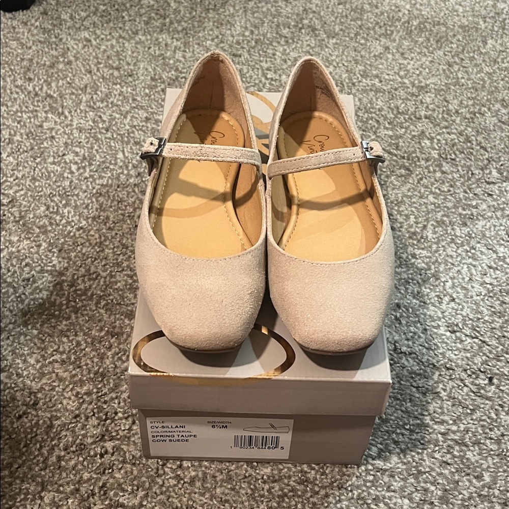 Crown Vintage Ballet Flats